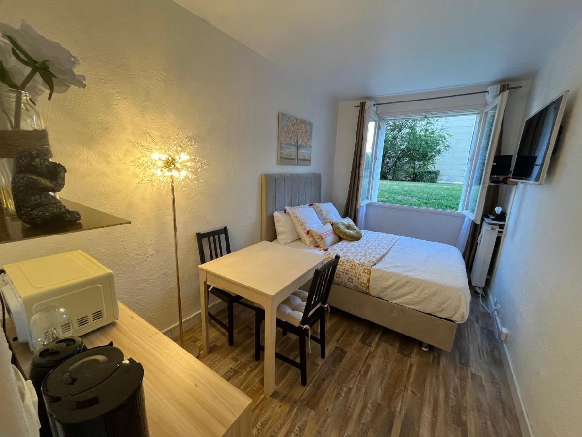 Studio Situe A 5 Min Du Chateau De Versailles Et Stationnement Gratuit Luaran gambar