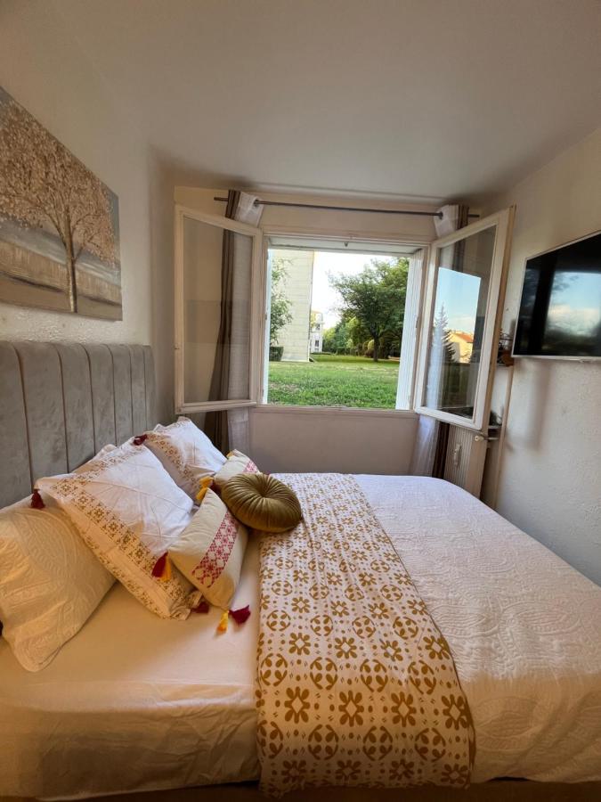 Studio Situe A 5 Min Du Chateau De Versailles Et Stationnement Gratuit Luaran gambar